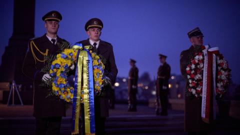 Ukrainian President Volodymyr Zelenskyy and Polish President Andrzej Duda visit Lychakiv Cemetery during their visit to Lviv.