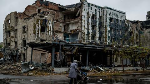 Local resident walks through empty streets of Pokrovsk, Ukraine, on October 19, 2024. (Maciek Musialek/Anadolu via Getty Images)