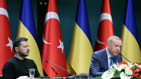 Recep Tayyip Erdogan and President Volodymyr Zelenskyy attend a ceremony for signing bilateral agreements at the Presidential Complex in Ankara, Turkiye, on February 18, 2025. (TUR Presidency/Murat Cetinmuhurdar/Anadolu via Getty Images)