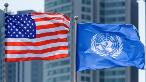 The United States and United Nations flags. (Getty Images)