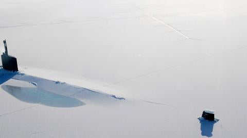 Los Angeles-class submarine USS Annapolis (SSN 760) rests on the Arctic Ocean after breaking through three feet of ice during Ice Exercise (ICEX) 2009. (Getty Images)