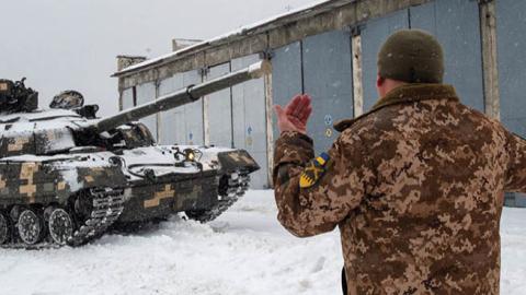 A tank of the Ukrainian Armed Forces' 92nd separate mechanized brigade near Klugino-Bashkirivka village in the Kharkiv region of Ukraine on January 31, 2022. (Getty Images)