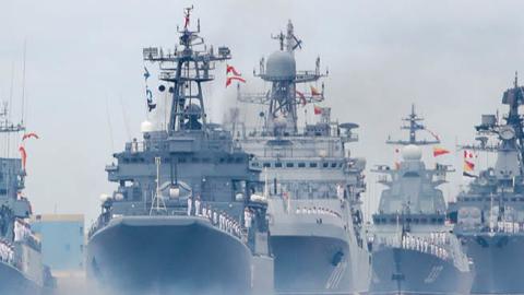 Warships take part in the main naval parade marking Russian Navy Day in the Gulf of Finland. (Photo by Alexander Demianchuk\TASS via Getty Images)