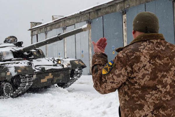 A tank of the Ukrainian Armed Forces' 92nd separate mechanized brigade near Klugino-Bashkirivka village in the Kharkiv region of Ukraine on January 31, 2022. (Getty Images)